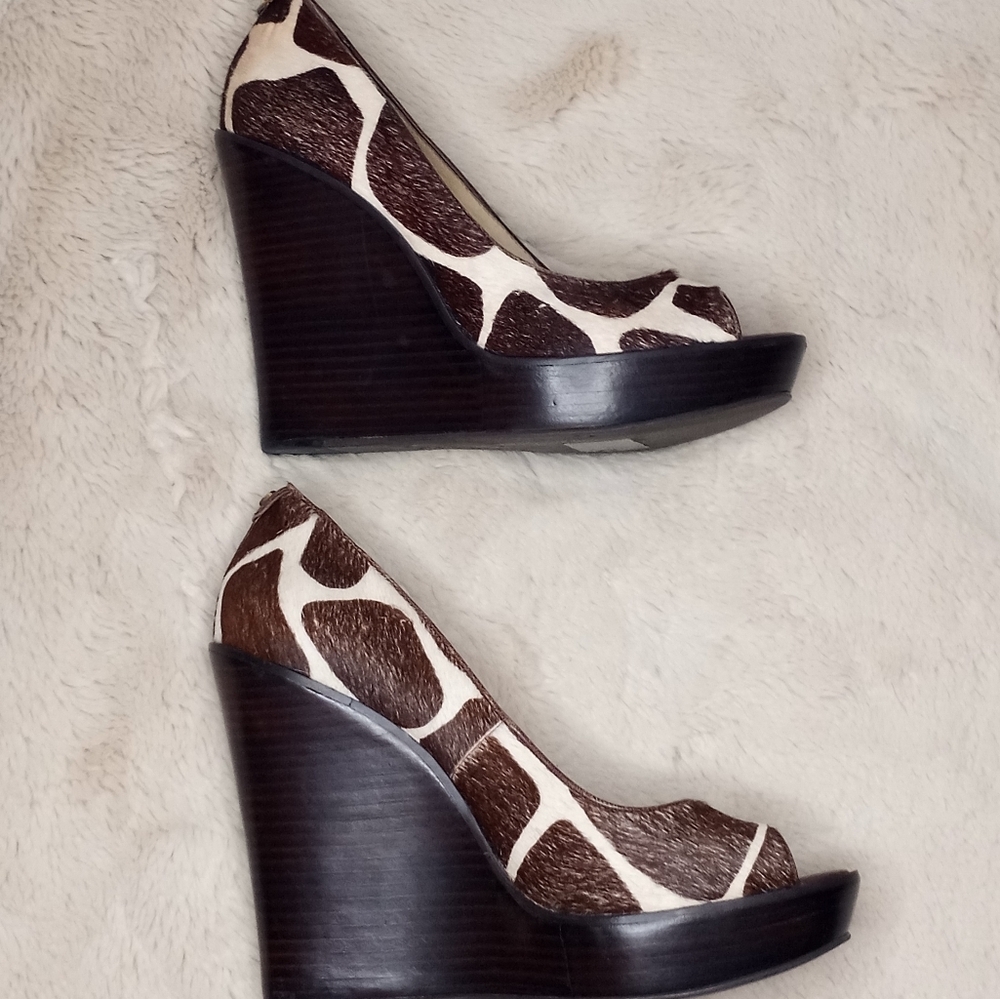 Micheal Kors Giraffe Classic Animal Print Cowhide Bohemian NWOT Chocolate Wedges